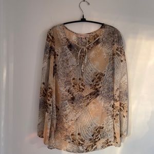 Philosophy NWOT, beautiful shear blouse, measurements in photos below